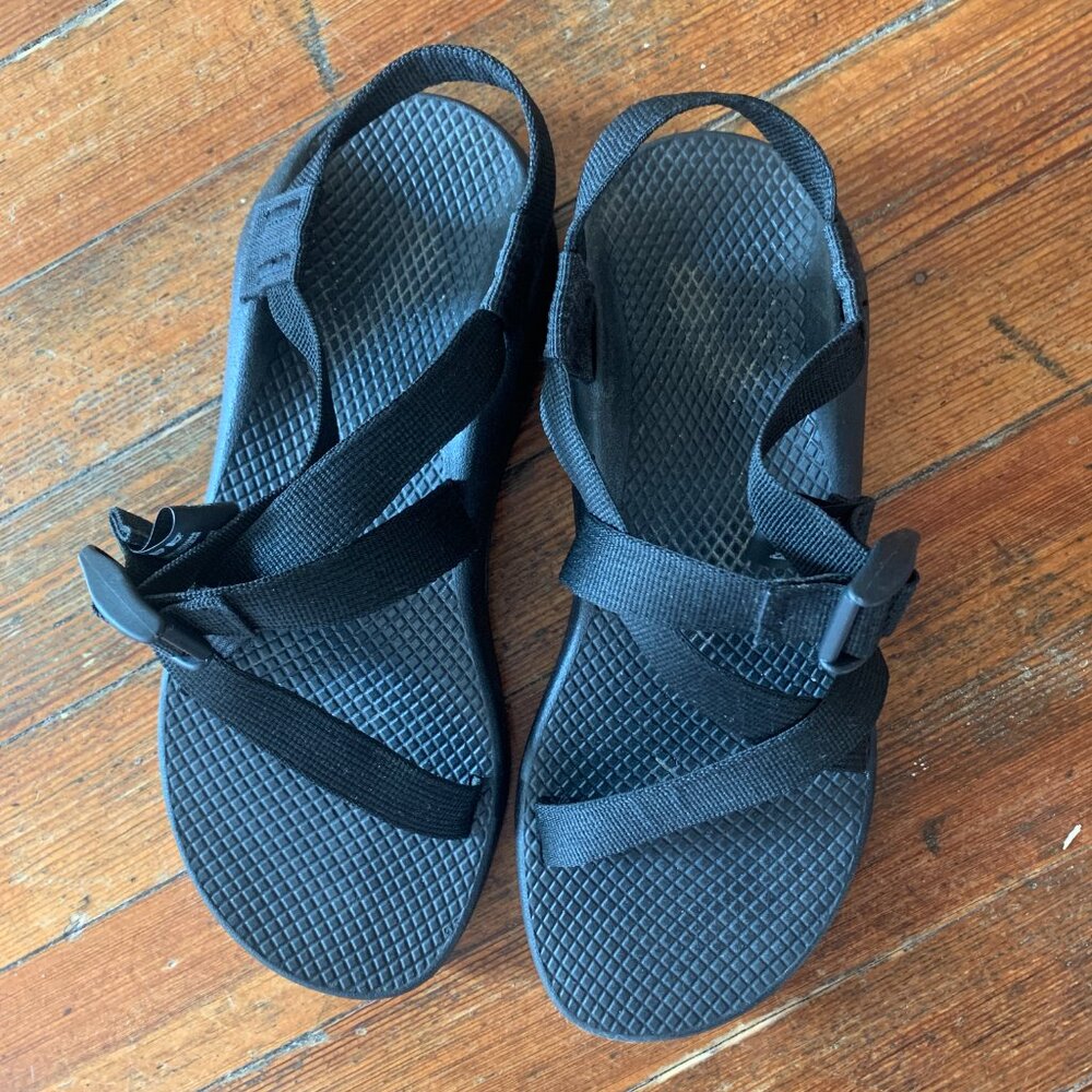 Chaco Womens Z1 Classic Sandal, Black, Size 9 - Picture 2 of 4